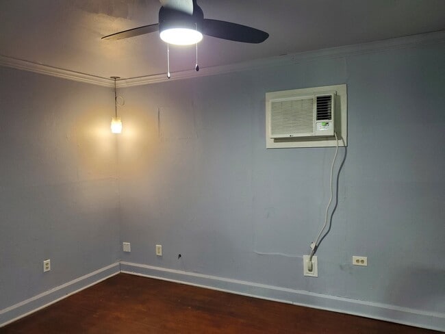 315 E Ave L