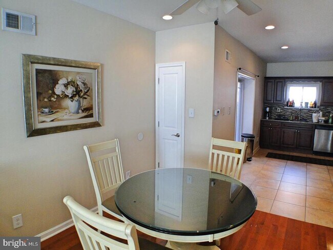 Photo - 2533 S Rosewood St