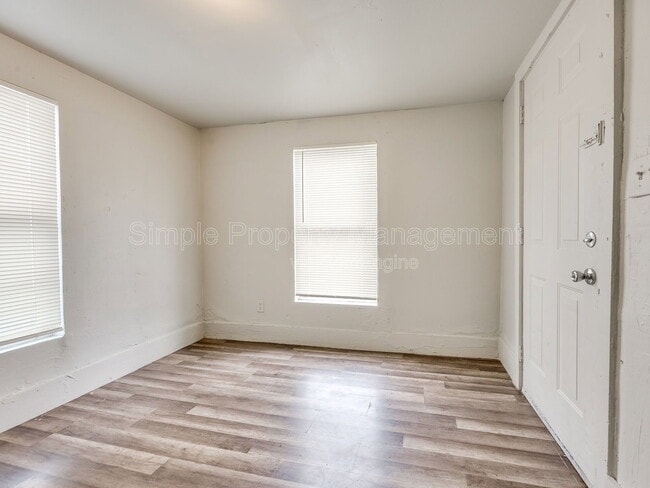 Photo - 2413 S Youngs Blvd