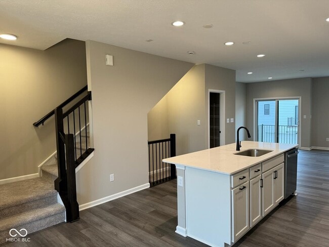 Photo - 4310 Douro Trl