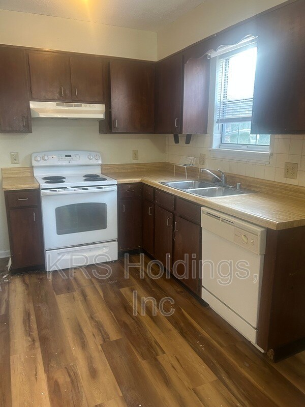 Photo - 1181 Rosedale Dr