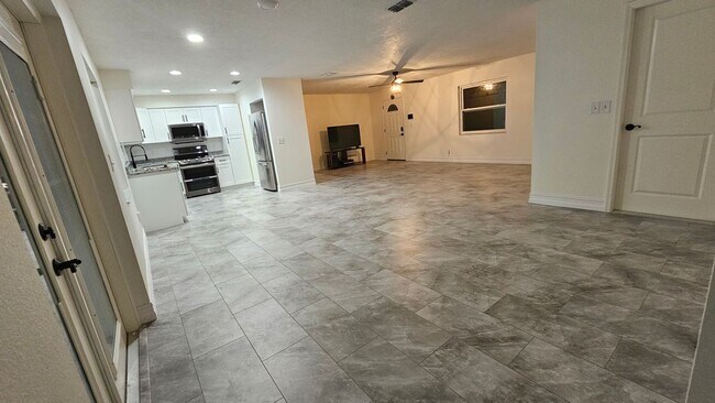 Photo - 741 Fairhaven St NE