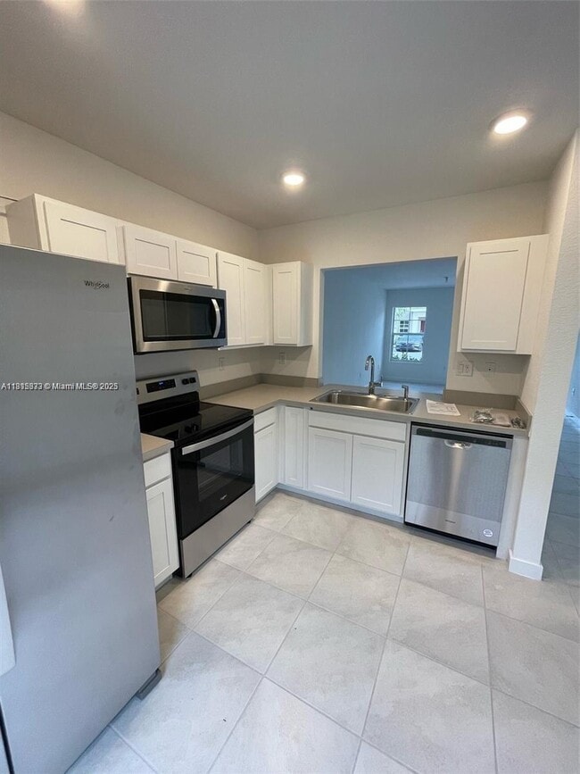 Photo - 552 NE 4th St