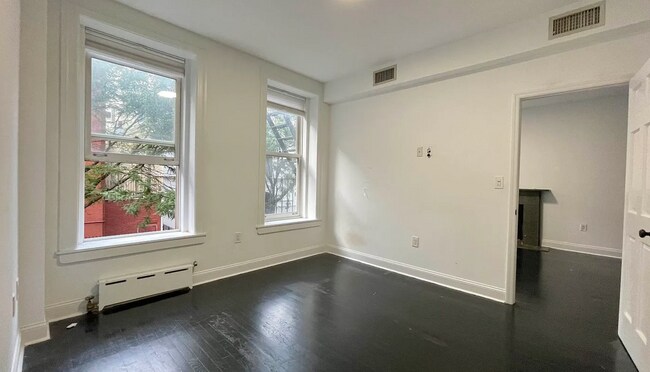 Photo - 223 W 11th St Unit 4D