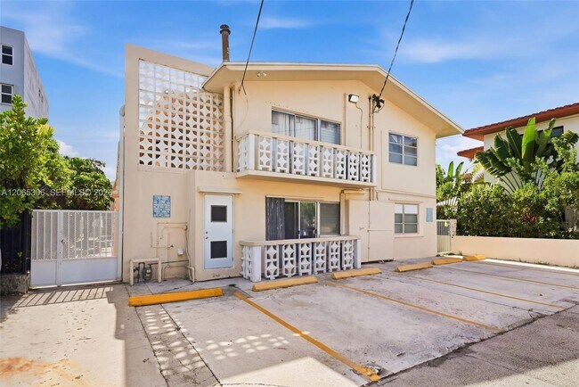 7434 Harding Ave Unidad 9