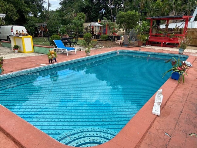 Building Photo - 436 E Evanston Cir Unit 2