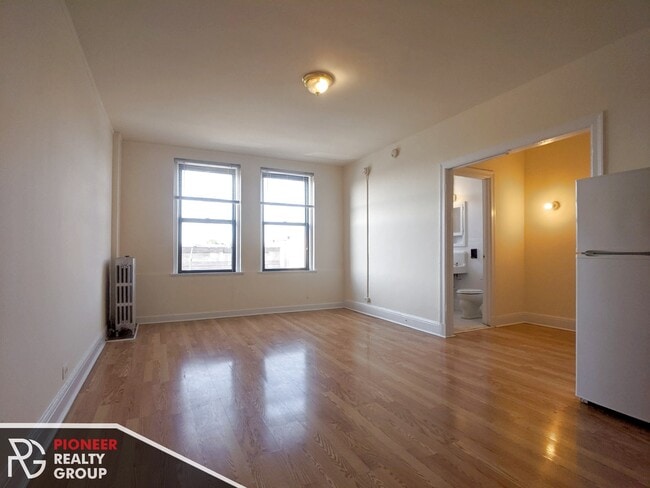 Photo - 3327 W Diversey Ave Apartments Unit 137