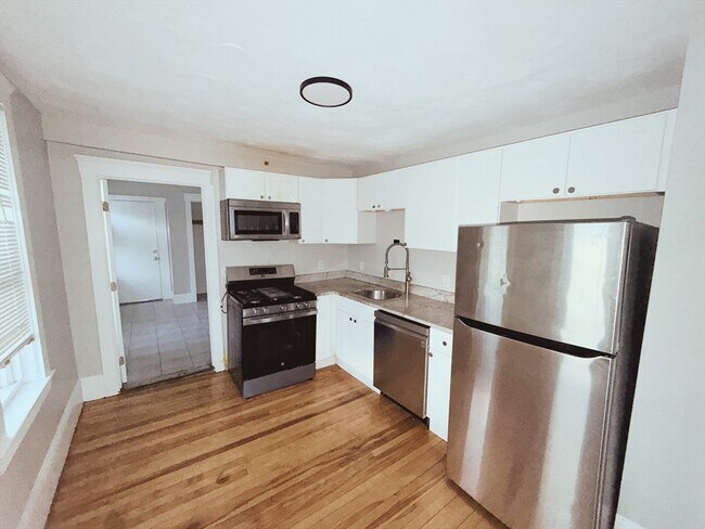 Photo - 46 Grove St Unit 3