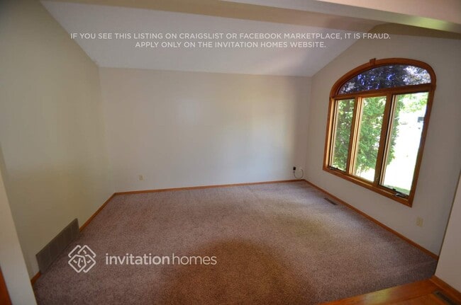 Photo - 15684 Cumberland Ave W