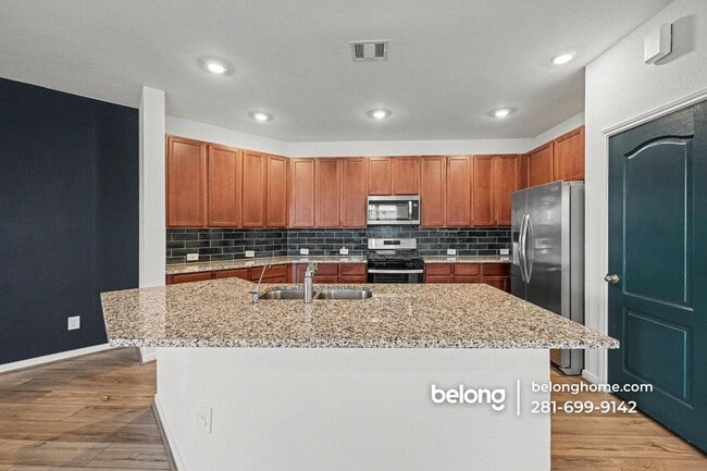 Photo - 25403 Benroe St
