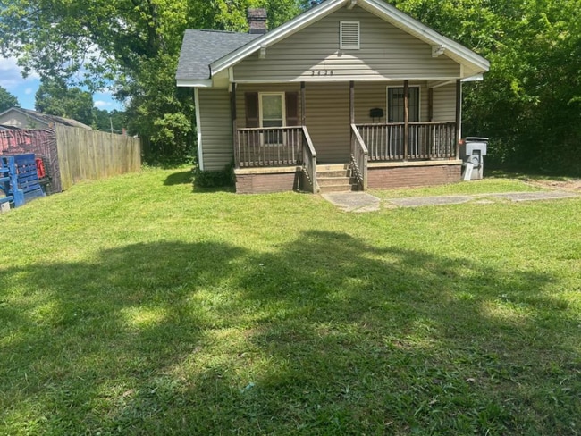 Photo - 2426 Dundeen St