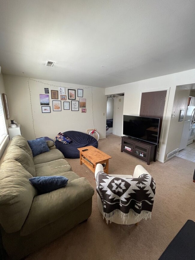 Photo - Upper Level 2 Bedroom 1 Bath Unidad 11