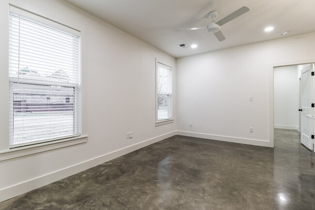 Photo - 16320 Lamarche Dr