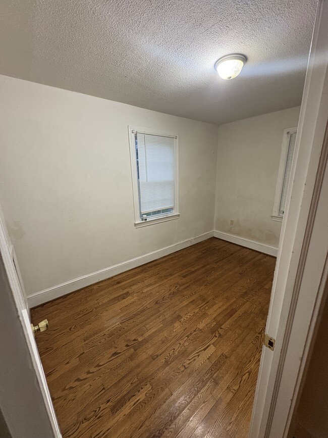 Photo - 1837 Oakland St