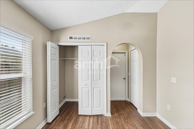 Photo - 2948 Stonegate Ln