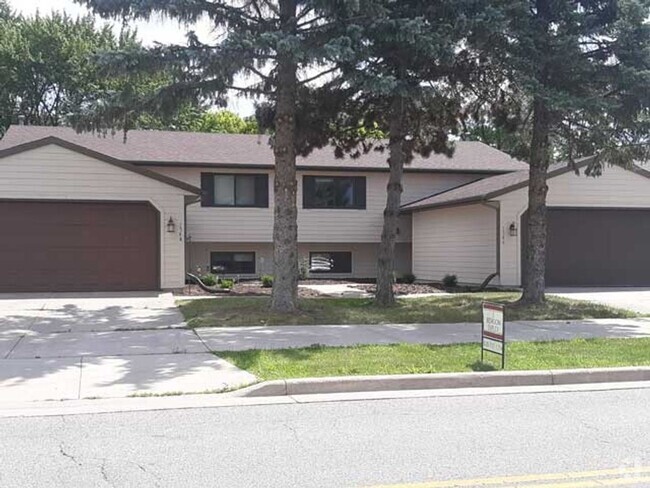 Building Photo - 1534 S Nicolet Rd Unit 1534 S Nicolet Rd Rental