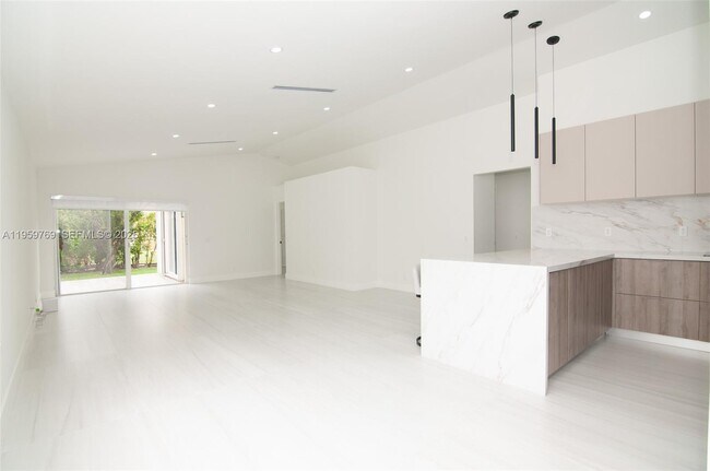 Photo - 4420 Dogwood Cir