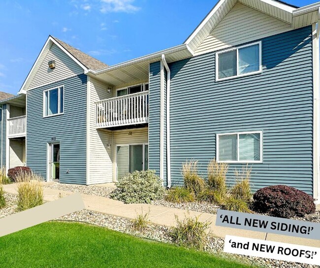 Building Photo - NEW EXTERIOR SIDING & ROOFS!! YOUR OWN IN ... Rental