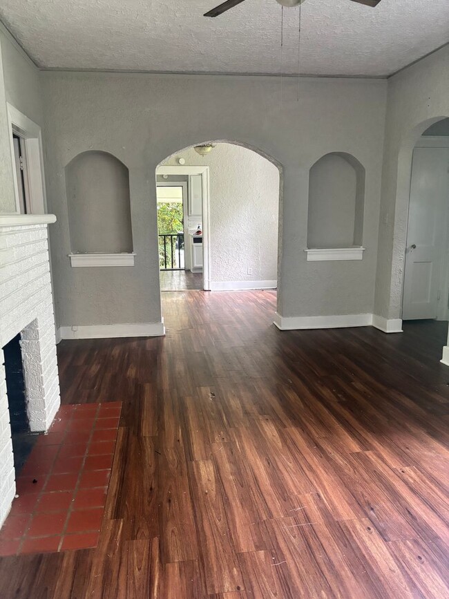 Photo - 267 W Leavell Woods Dr