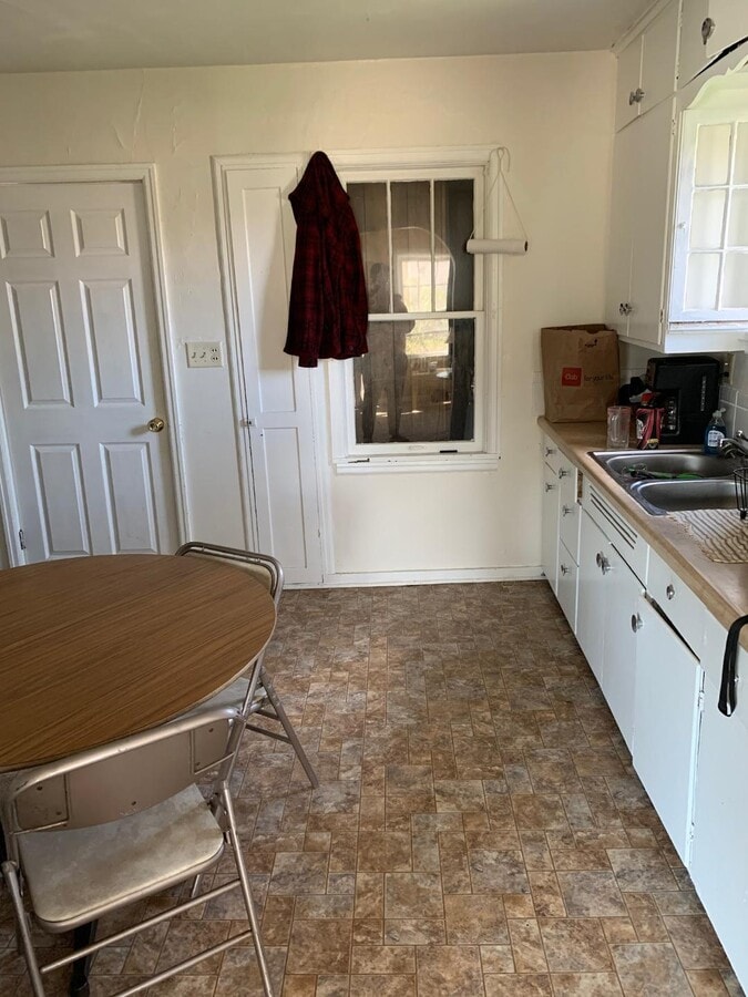 Photo - 736 Division St