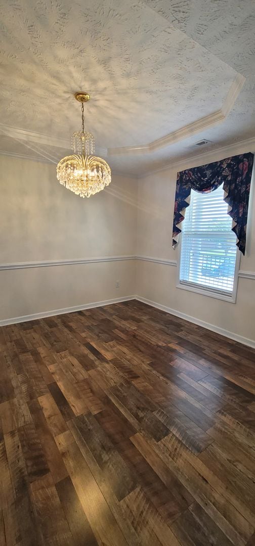 Photo - Beautiful 3 Bedro Brick Ranch Home w/ Bonus Room- Minutes from Interstate and Close to Shopping.