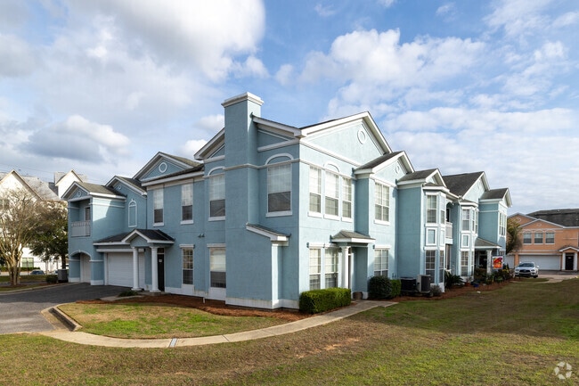 Building Photo - Legacy Oaks at Spring Hill Apartments