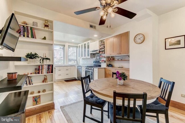 Photo - 1422 Haubert St