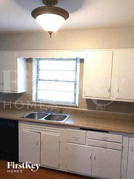 Photo - 711 N Evanslawn Ave