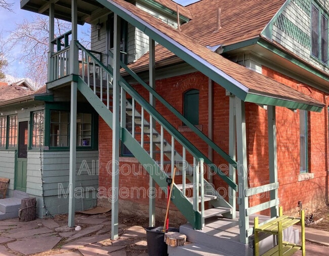 Photo - 1827 Grove St