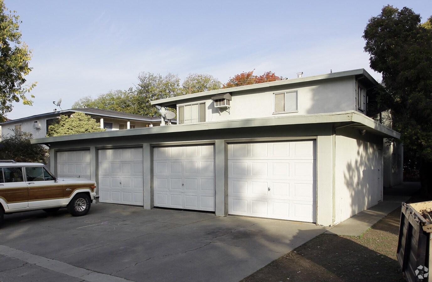 Photo - Sterling Court