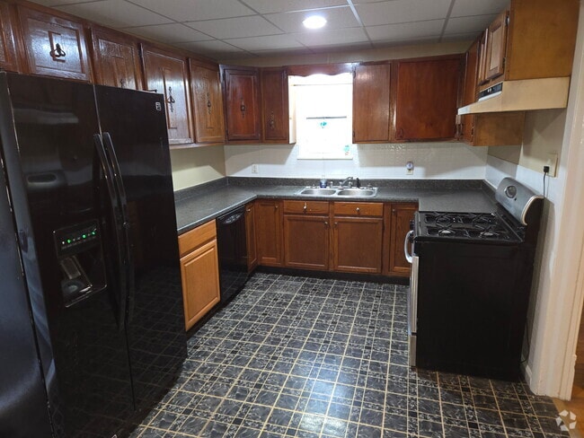 Building Photo - 615 1/2 Maryland Ave Rental