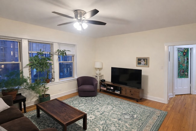 Photo - 2482 N Lincoln Ave Unit 2