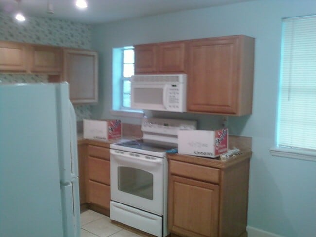 Photo - 274 Floss Ave