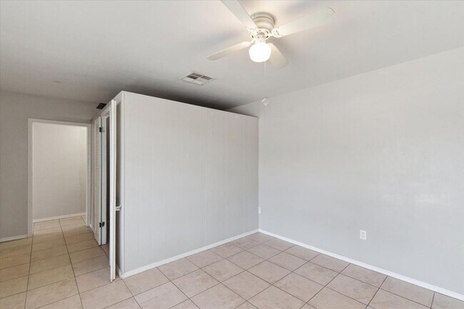 Photo - 2609 W Morten Ave Unit 1