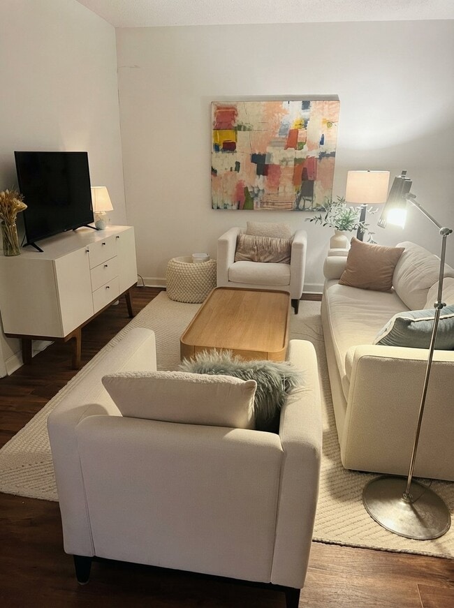 3515 Washington Blvd Unit 109