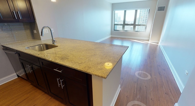 Photo - 66 W Kinzie St