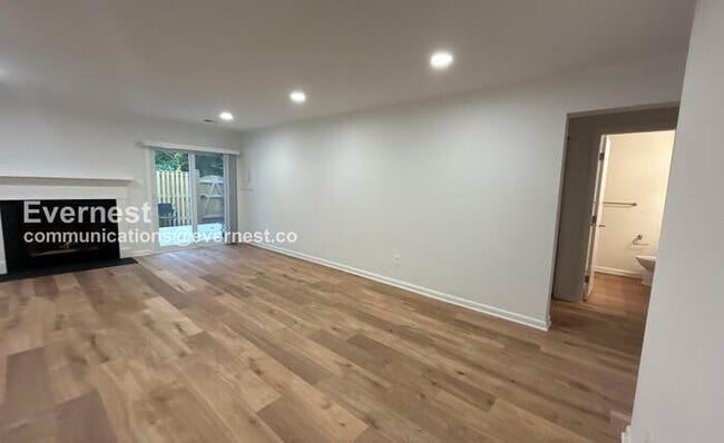 Photo - 16318 Taconic Cir