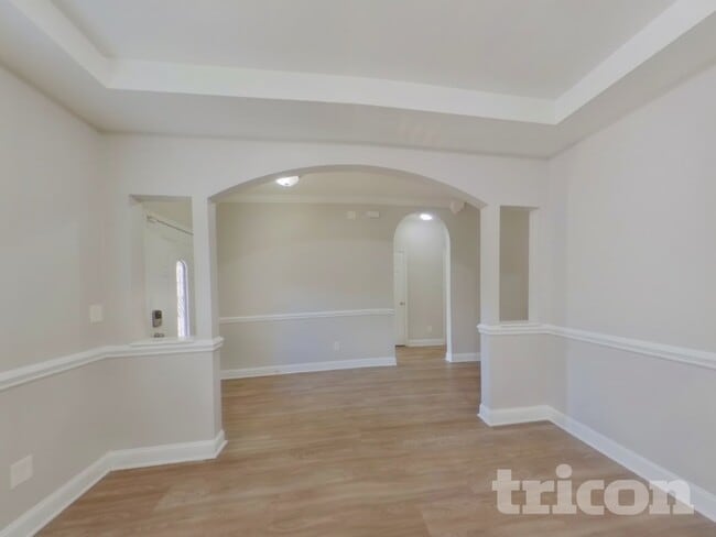 Photo - 2304 Larkspur Ln