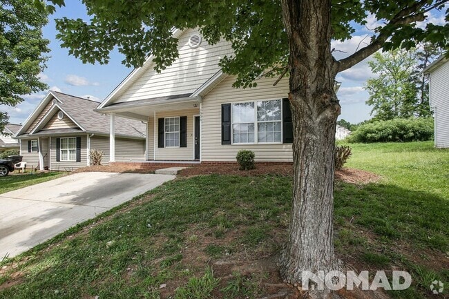 Building Photo - Charming 3BR House in Charlotte