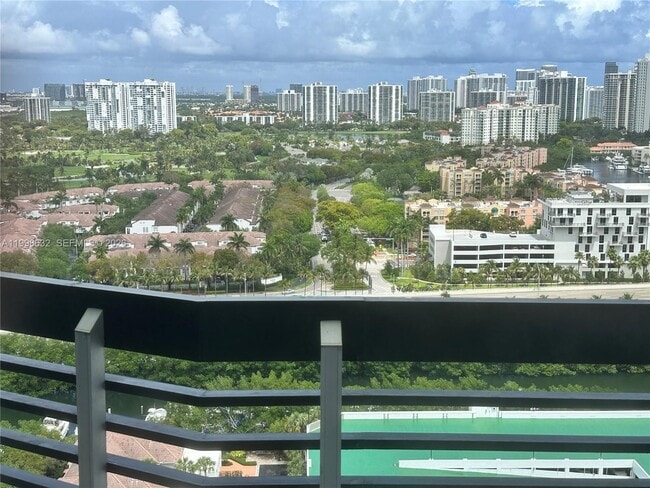 Photo - 3530 Mystic Pointe Dr Unidad 2607