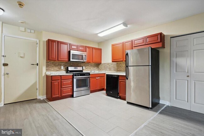 Building Photo - 2601 Pennsylvania Ave Unit 101