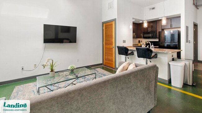 Photo - 700 Everett St Unidad 1113.1404938