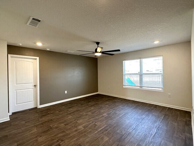 Photo - Redstone Commons