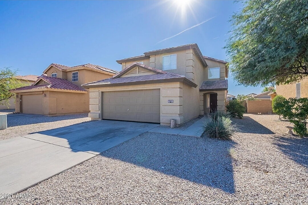 Spacious Heartland Ranch Beauty - Spacious Heartland Ranch Beauty