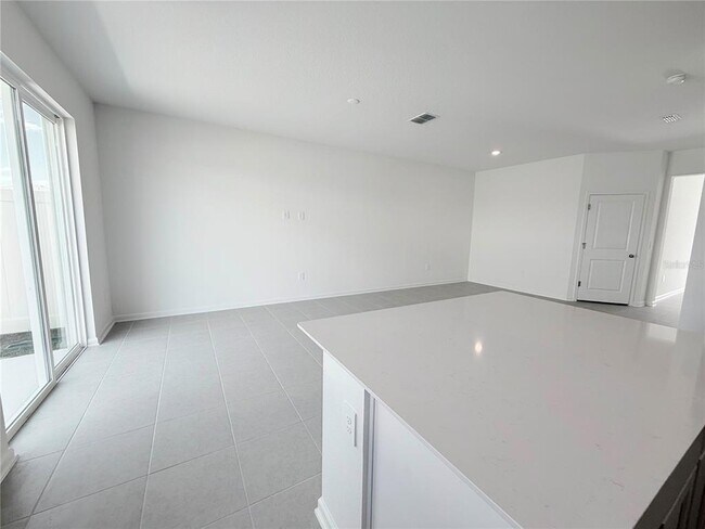 Photo - 3076 Chromatic St