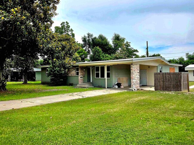 Photo - 404 Puckett Rd