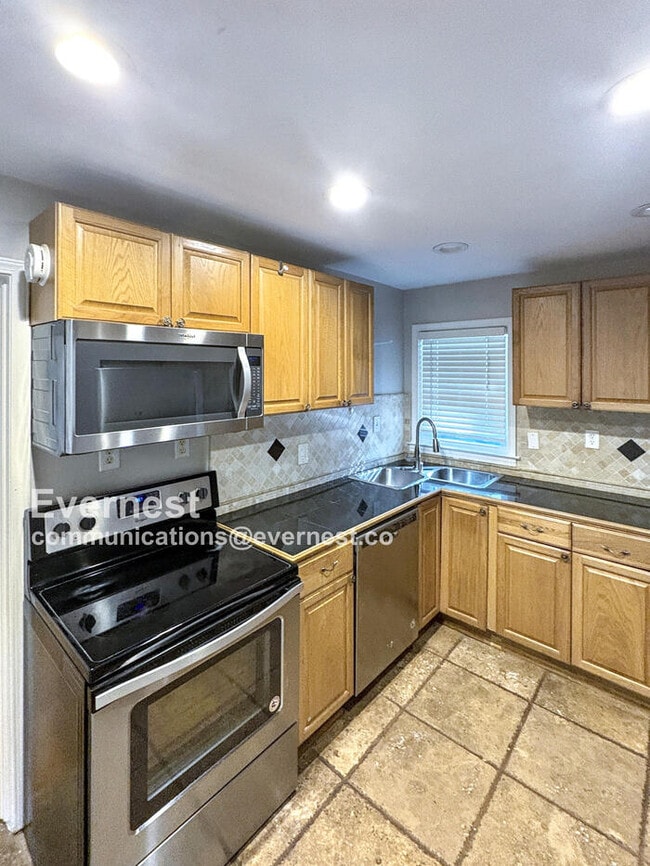 Building Photo - 2722 Harrington Dr Rental