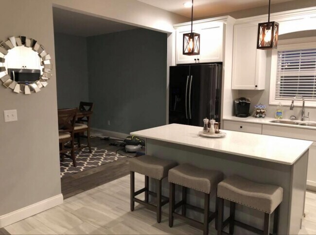 Photo - 147 Morris Ct