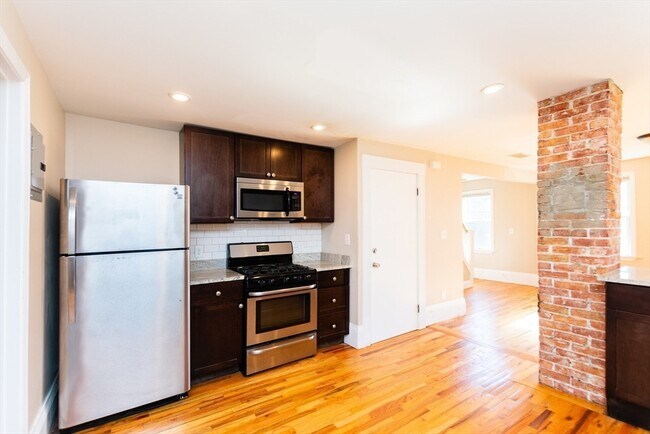 Photo - 27 Shannon St Unit 2L