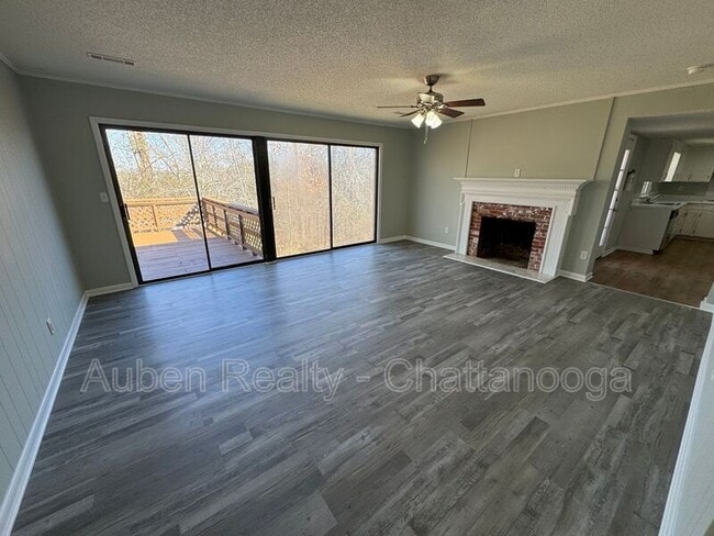 Photo - 5035 Silver Ln